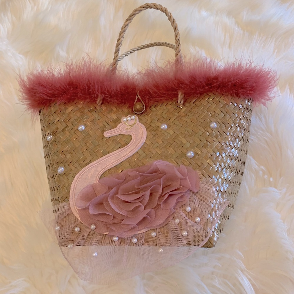 Swan weave bag with pink feather